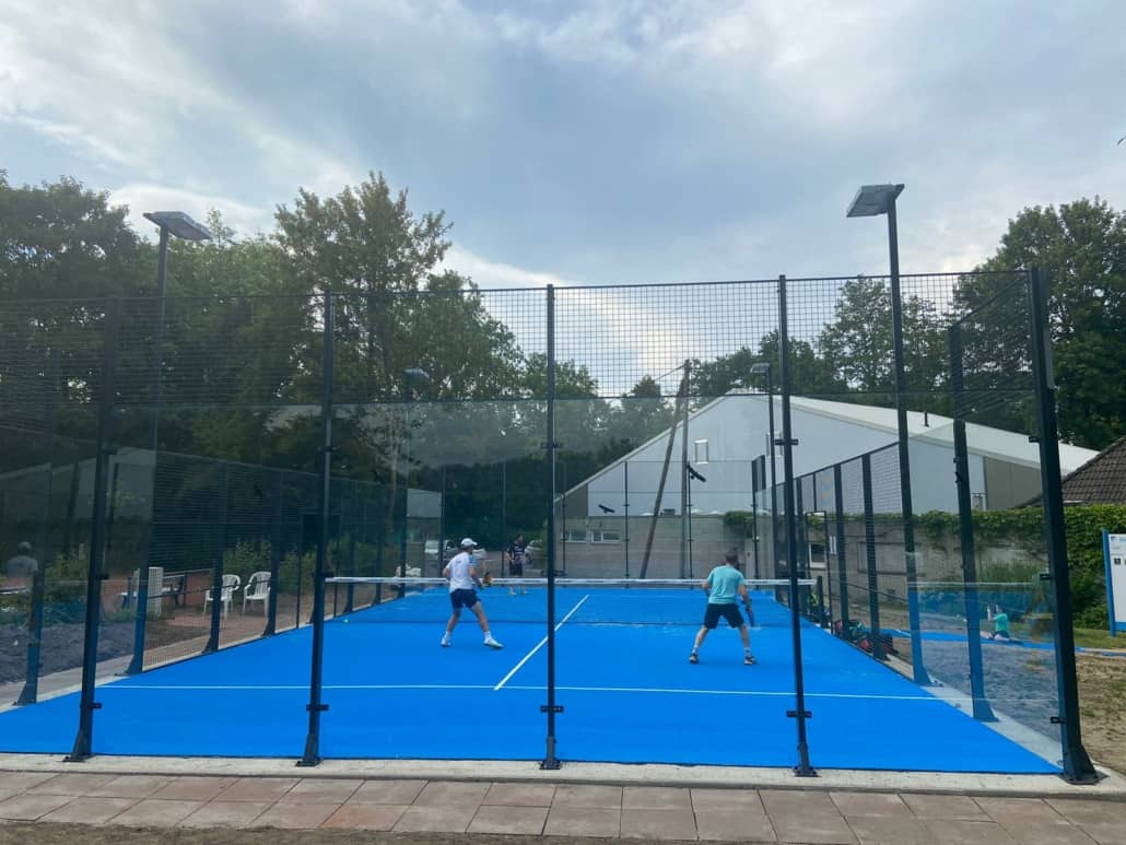 Der TC Union hat den ersten Padel-Tennisplatz in Münster eröffnet